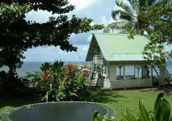 Bonjouir Lodge Paradise Teahupoo Exterior photo